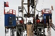 Giá dầu “bốc hơi” 2% vì nghi ngại thỏa thuận của OPEC